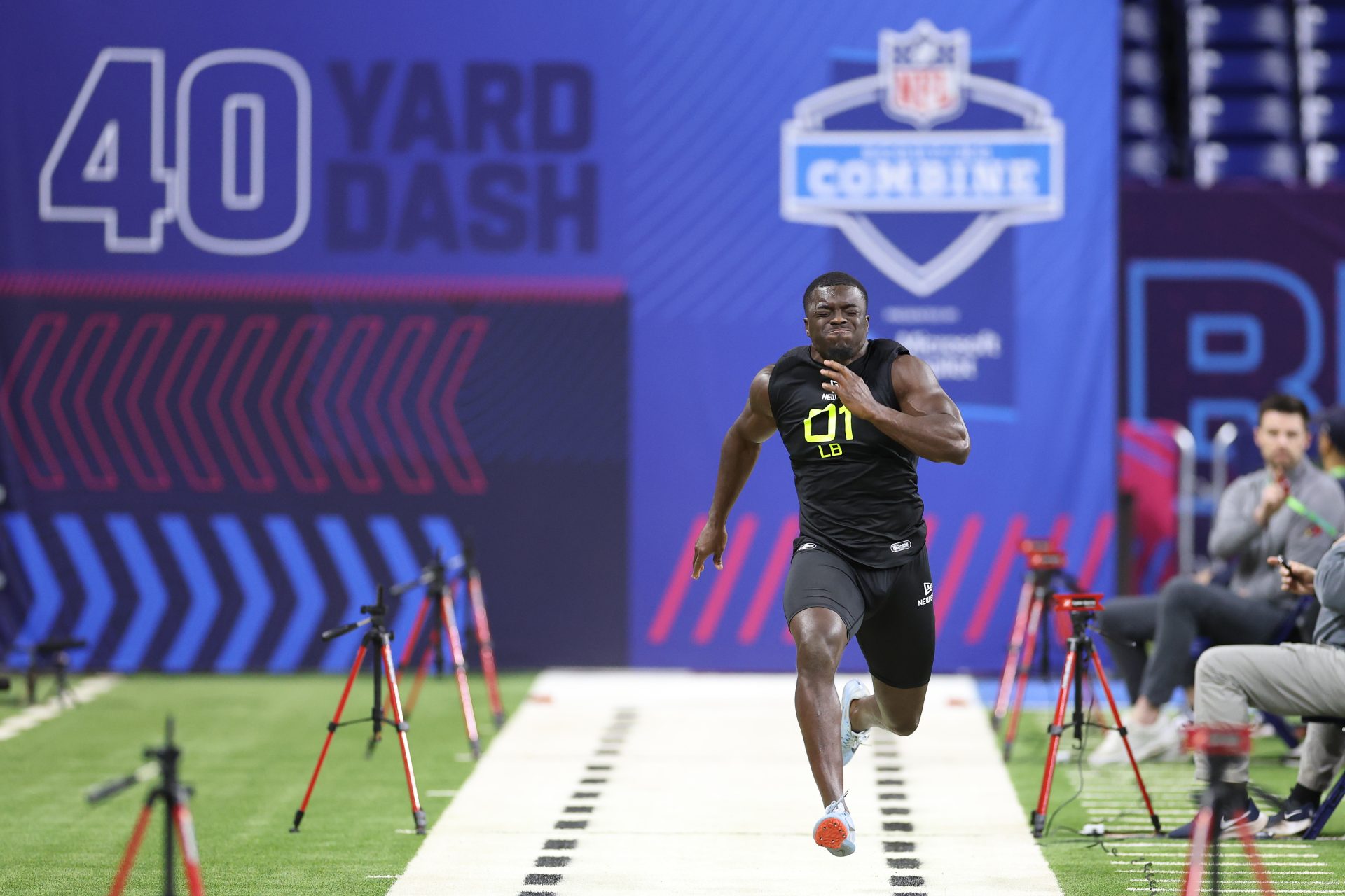 2025/02/2025-nfl-scouting-combine-1.jpg