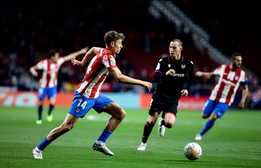 2025/11/Atleti-Levante-2022-Llorente.jpg
