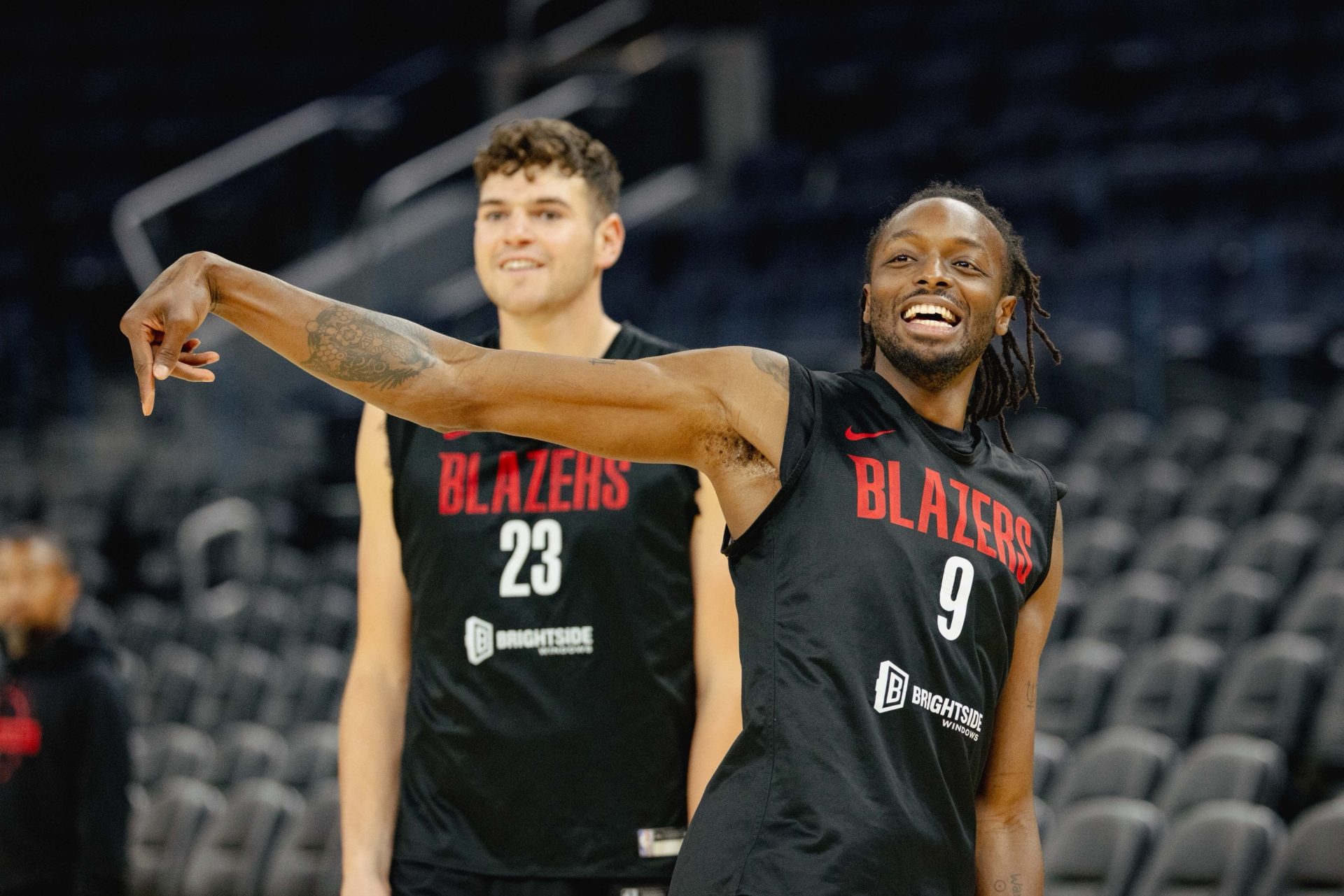2025/10/BLAZERS3.jpg
