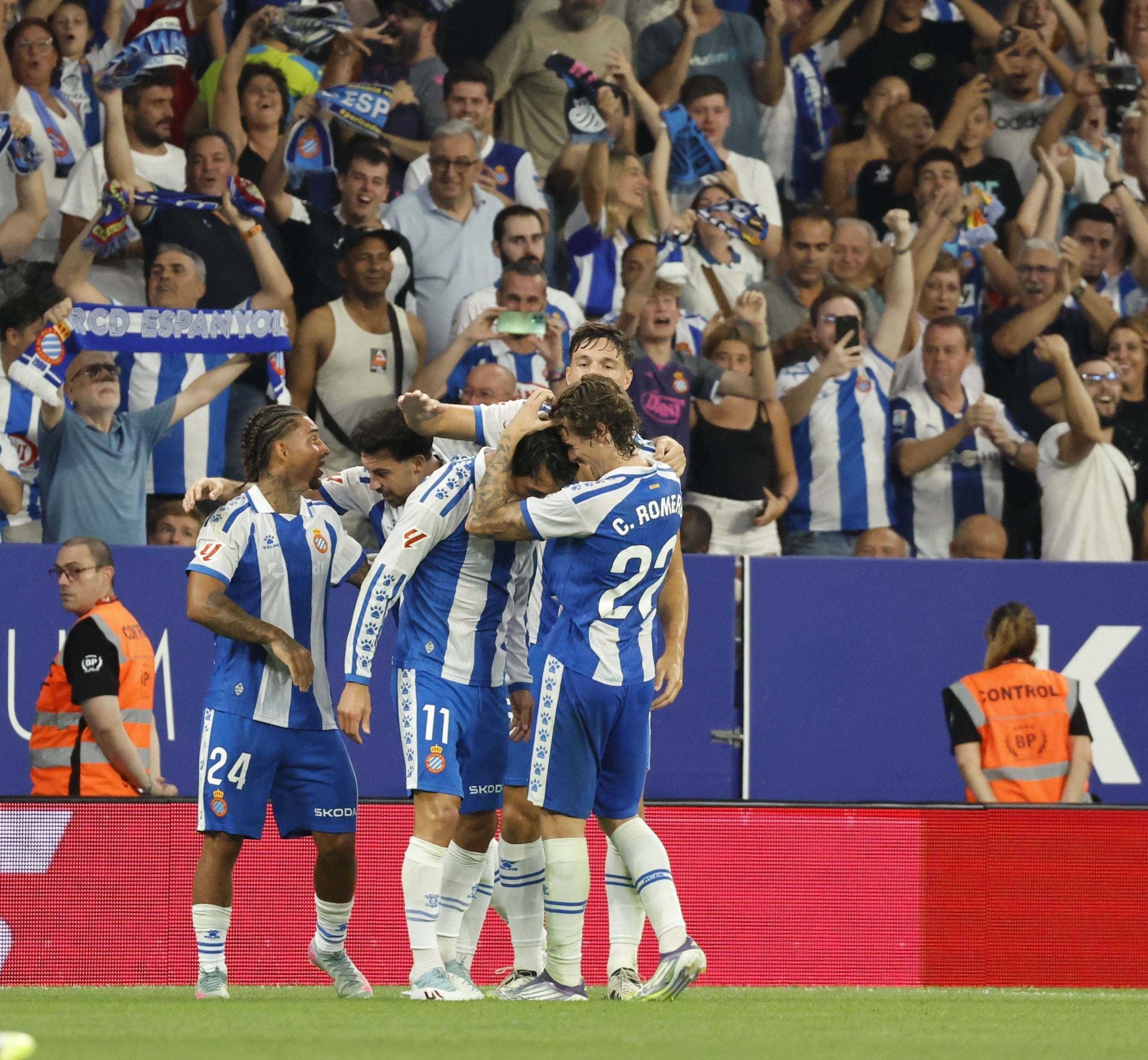 2025/09/Celebracion-de-un-gol-del-equipo.jpg
