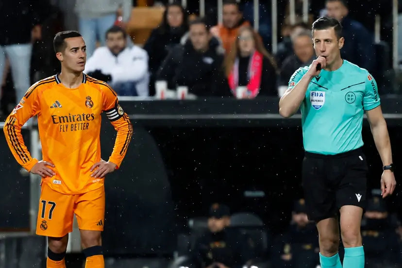 2025/04/Lucas-Vazquez-mira-la-decision-del-colegiado.webp