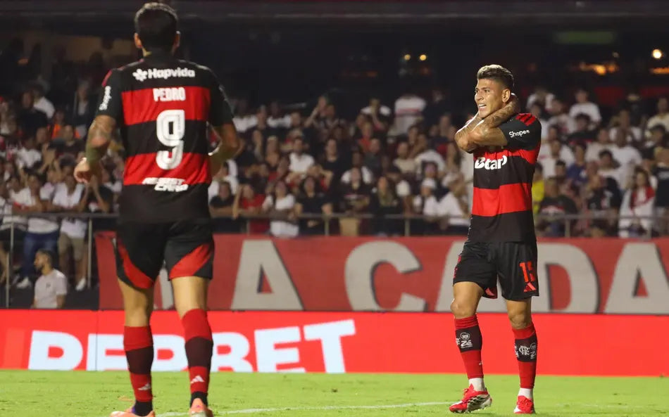 2026/01/Pedro-y-Carrascal-se-lamentan-en-el-partido-contra-Sao-Paulo-Theo-Daolio-Mochila-Press-Gazeta-Press.webp