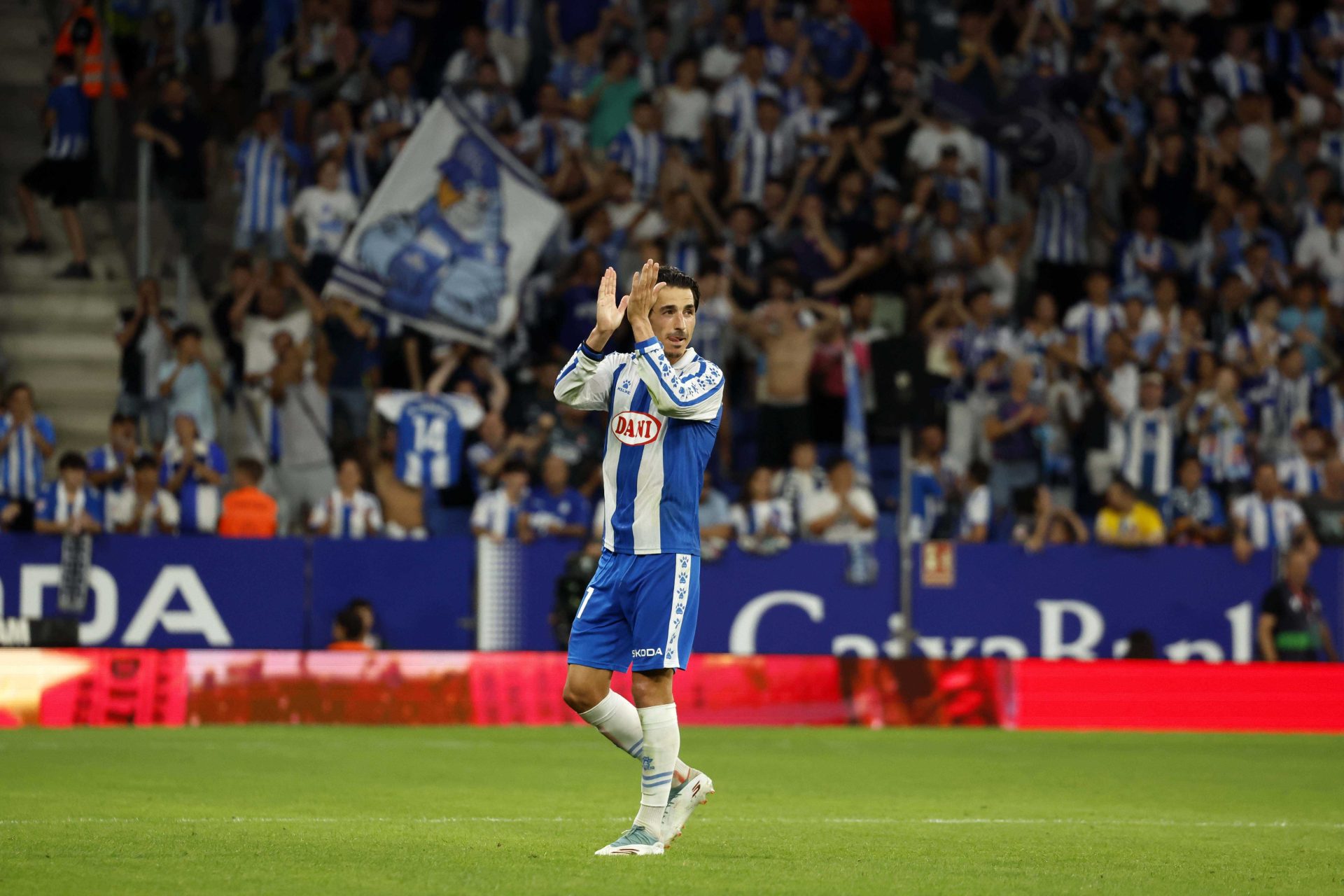 2025/09/Pere-Milla-en-el-RCDE-Stadium.jpg