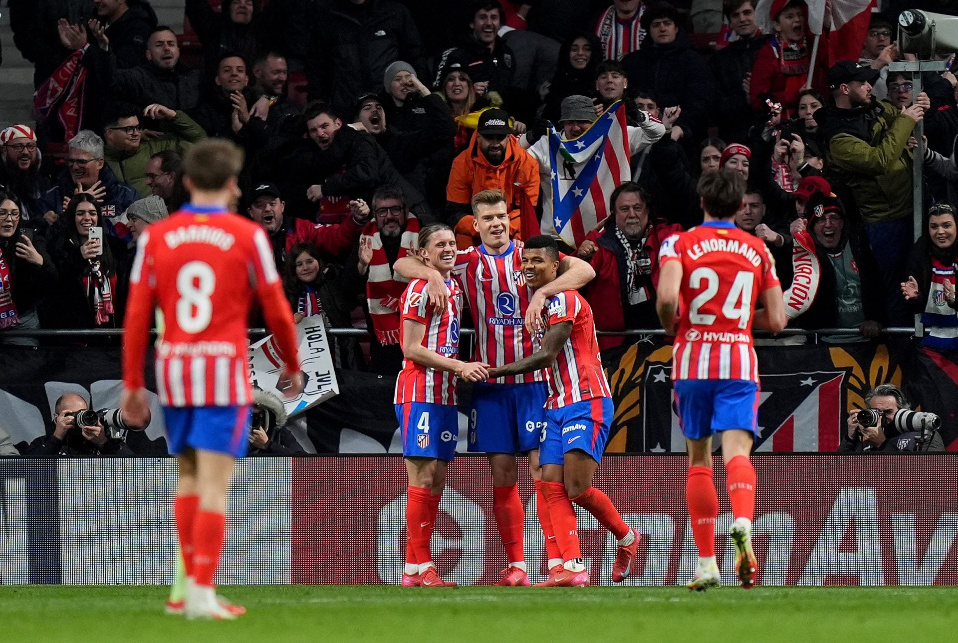 2025/03/atletico-de-madrid-v-fc-barcelona-la-liga-ea-sports-1.jpg