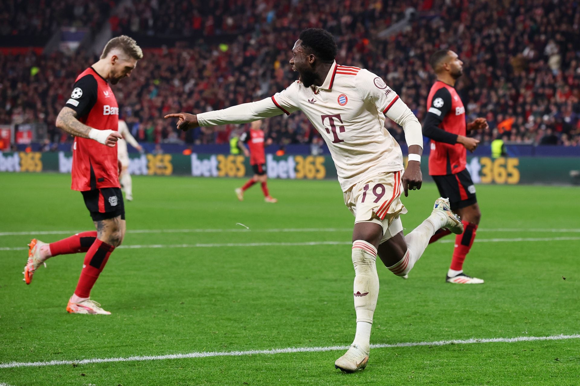 2025/03/bayer-04-leverkusen-v-fc-bayern-munchen-uefa-champions-league-2024-25-round-of-16-second-leg-3.jpg