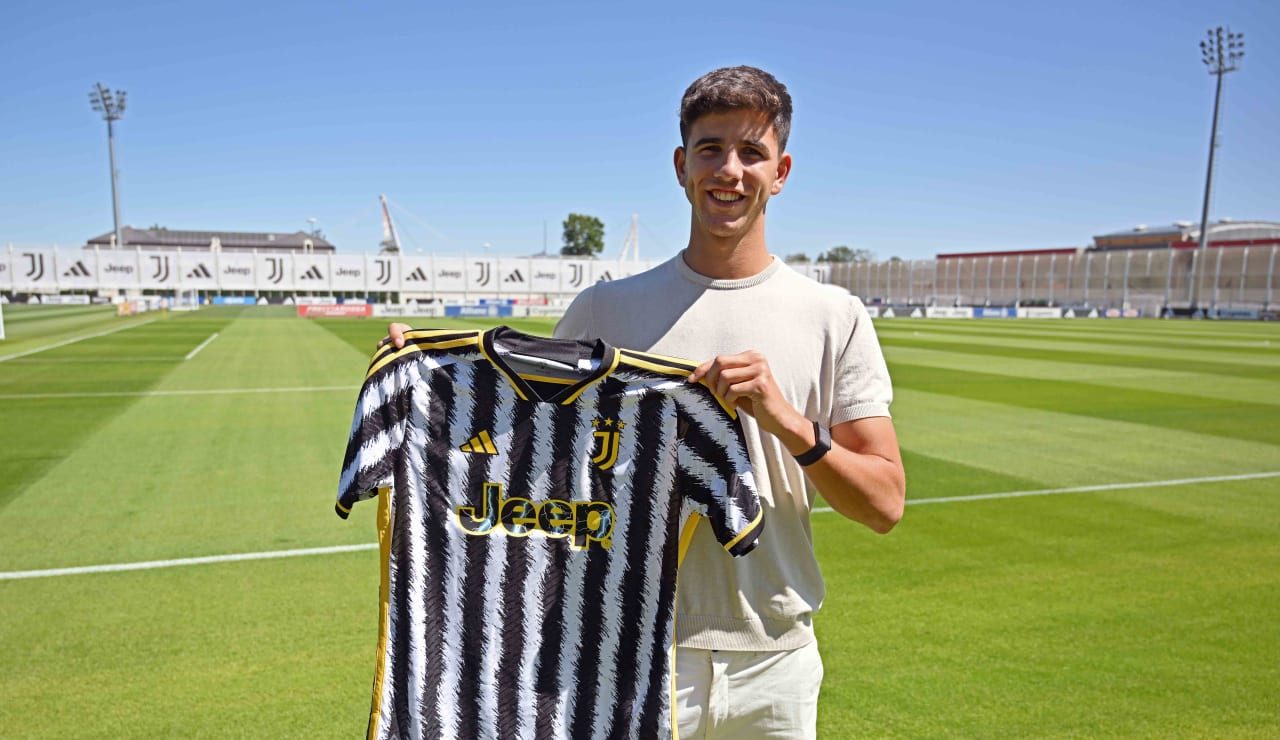 2025/08/facundo-gonzalez-juve-1.jpg
