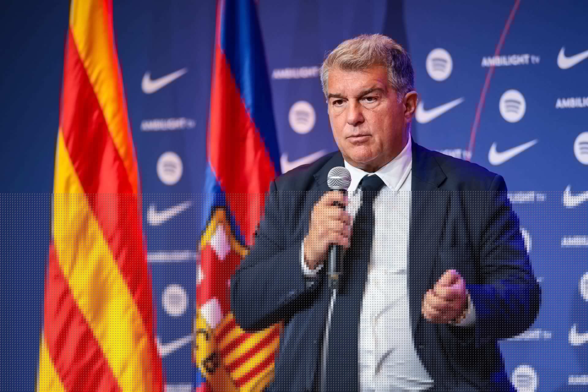 2025/01/fc-barcelona-unveil-new-head-coach-hansi-flick.jpg