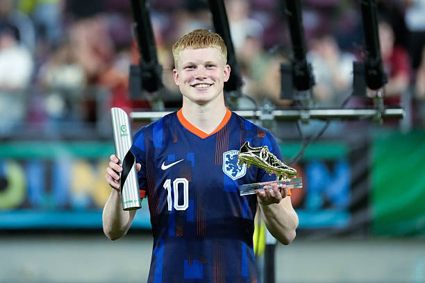 2025/06/gettyimages-2221521992-612x612-1.jpg
