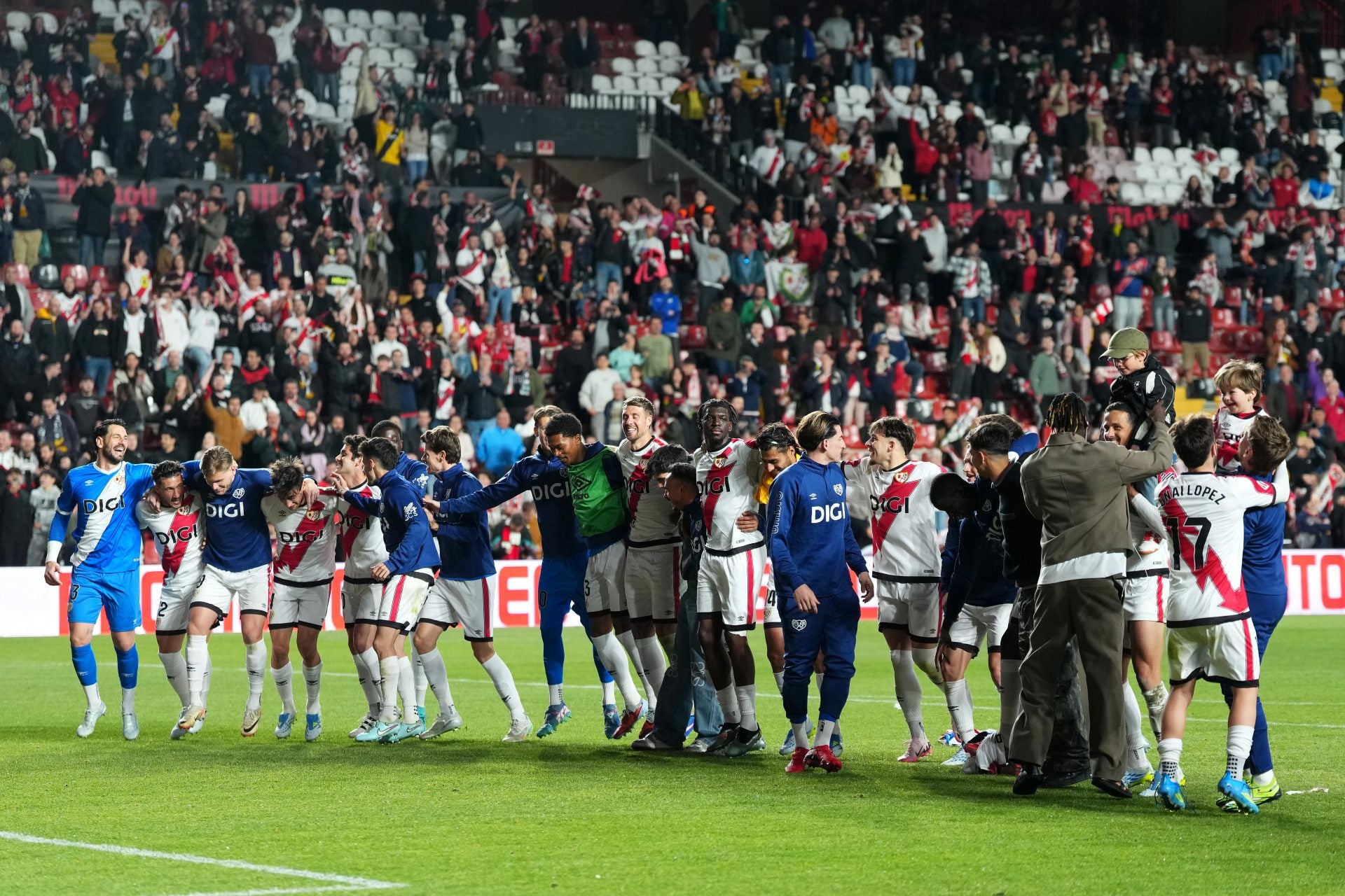 2026/04/rayo-vallecano-de-madrid-v-elche-cf-laliga-ea-sports-1.jpg