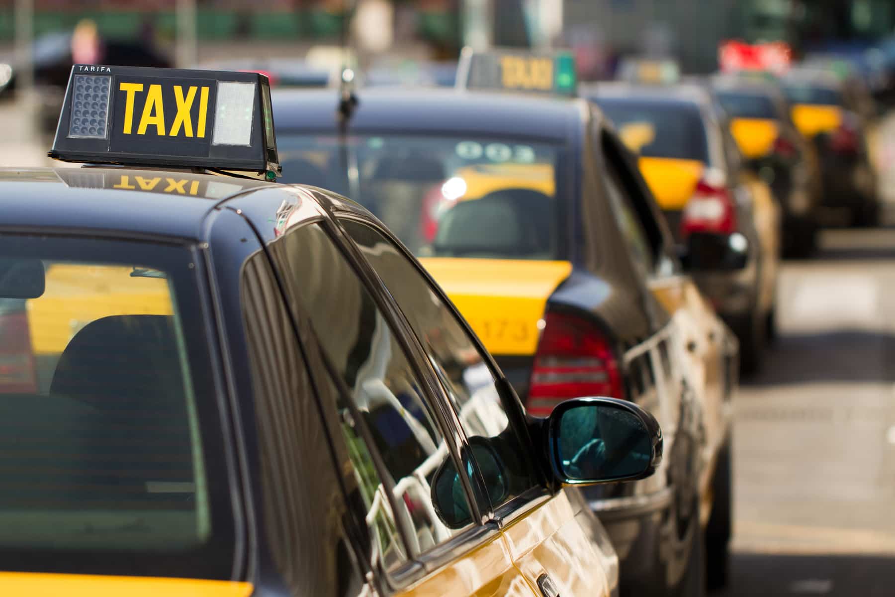 2025/10/taxi-barcelona-1.jpg