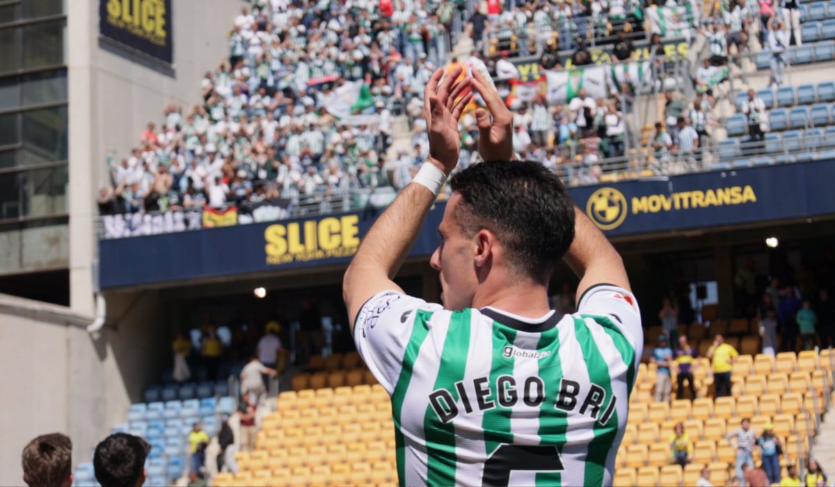 Diego Bri seguirá vistiendo de verdiblanco-image