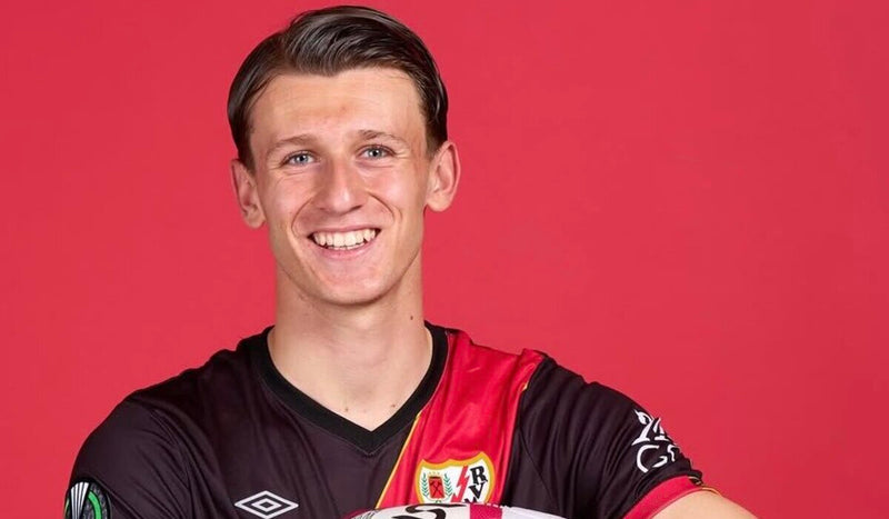 Adrián Molina renueva con el Rayo Vallecano y afrontará su octava temporada en Vallecas-image
