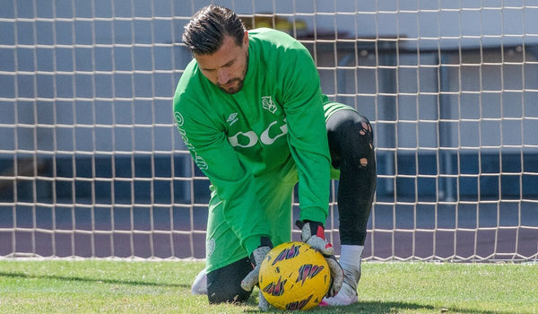 Dimitrievski repasa su etapa en el Rayo Vallecano: "Firmé 15 minutos antes de cerrar el mercado"-image