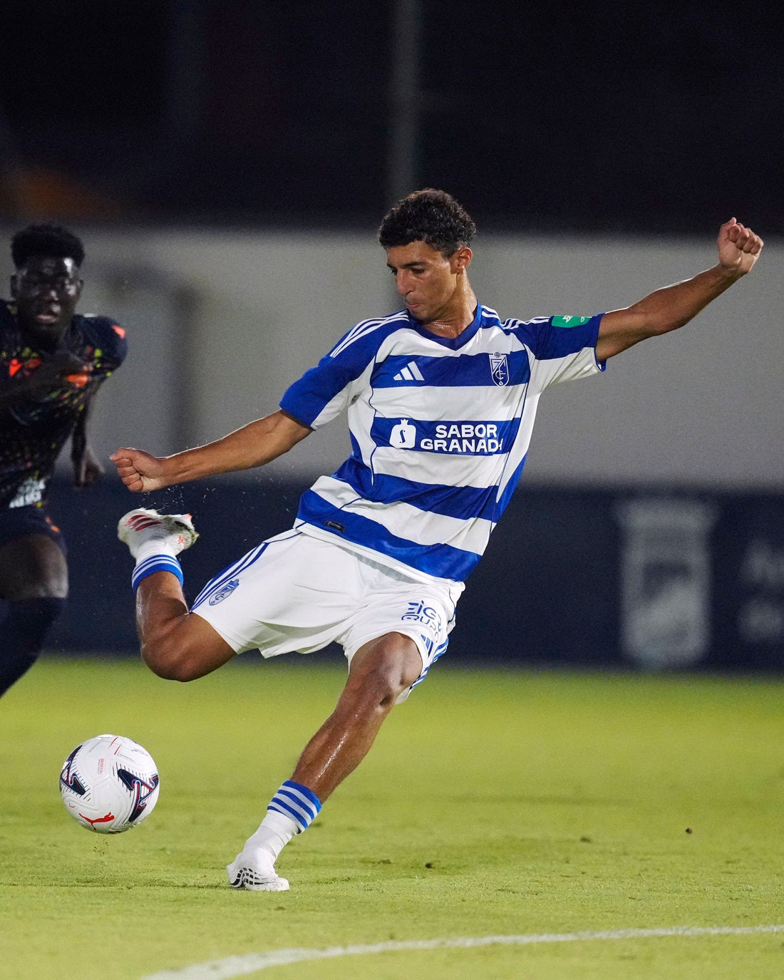 Granada 1-1 Juventud Torremolinos: Zinebi se estrena como goleador-image