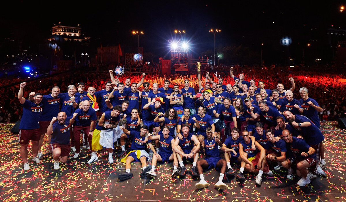 Pedro Porro y Miguel Ángel España, campeones del mundo con pasado en Vallecas-image