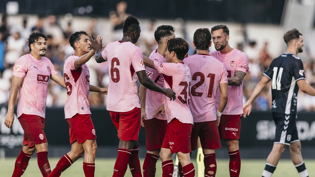 El Valencia convence ante el Eldense y suma su primera victoria del verano-image