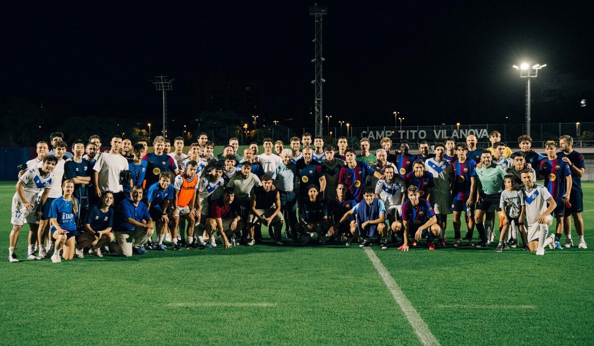 El Barceloa arranca su pretemporada con una goleada ante el CE Europa-image