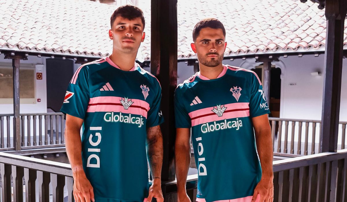 El Albacete arriesga con su segunda equipación-image