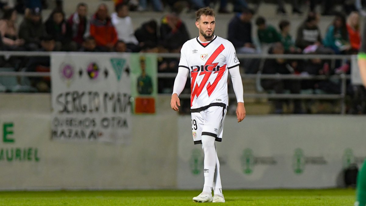 Diego Méndez es agente libre tras no ejecutar el Rayo Vallecano los tres años opcionales-image