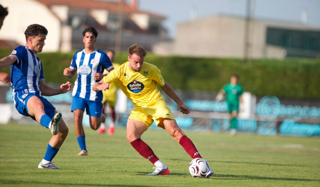 El Fabril tropieza ante el Pontevedra en su primer ensayo del verano-image