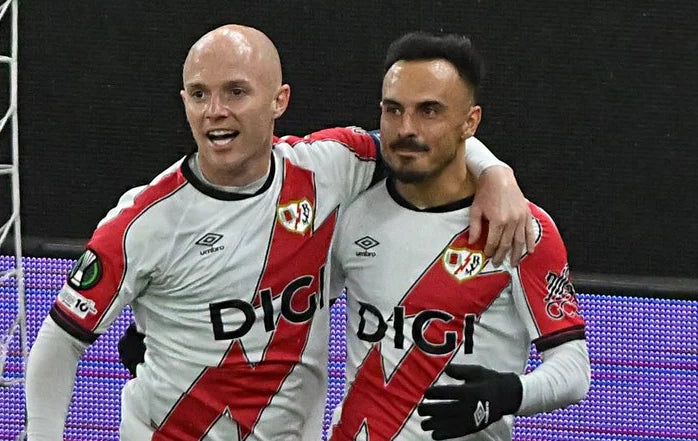 Las nuevas camisetas del Rayo Vallecano, en camino-image