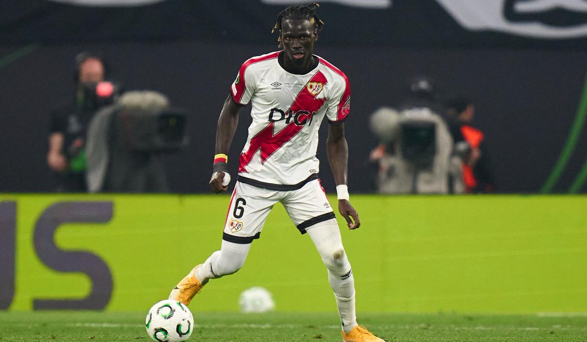 Pathé Ciss y Raúl de Tomás se incorporan a la pretemporada con el Rayo Vallecano-image