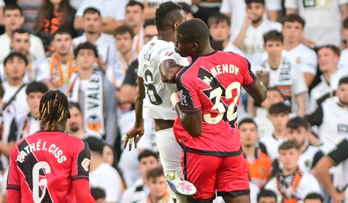 La zaga del Rayo Vallecano en vilo a pocos días de empezar LaLiga-image