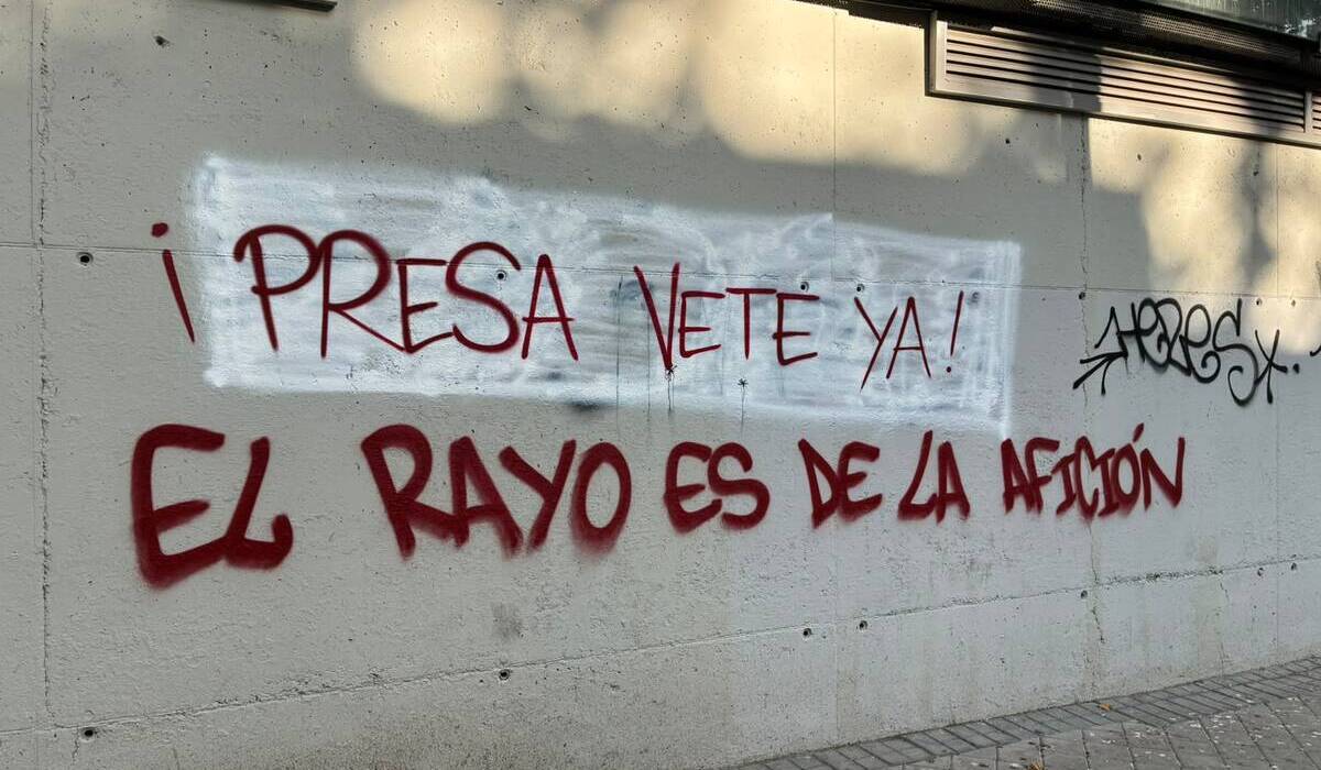 Sin estadio y sin afición: las peñas plantan al Rayo Vallecano fuera de Vallecas-image