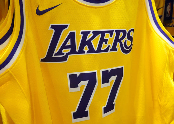 Bombazo en la NBA: compran los Lakers por 12.500 millones de dólares. ¿Qué esconde esta venta histórica?-image