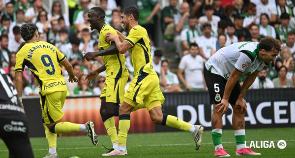 Racing 2-2 Villarreal | El Villarreal rescata un punto en El Sardinero tras una remontada de locura-image