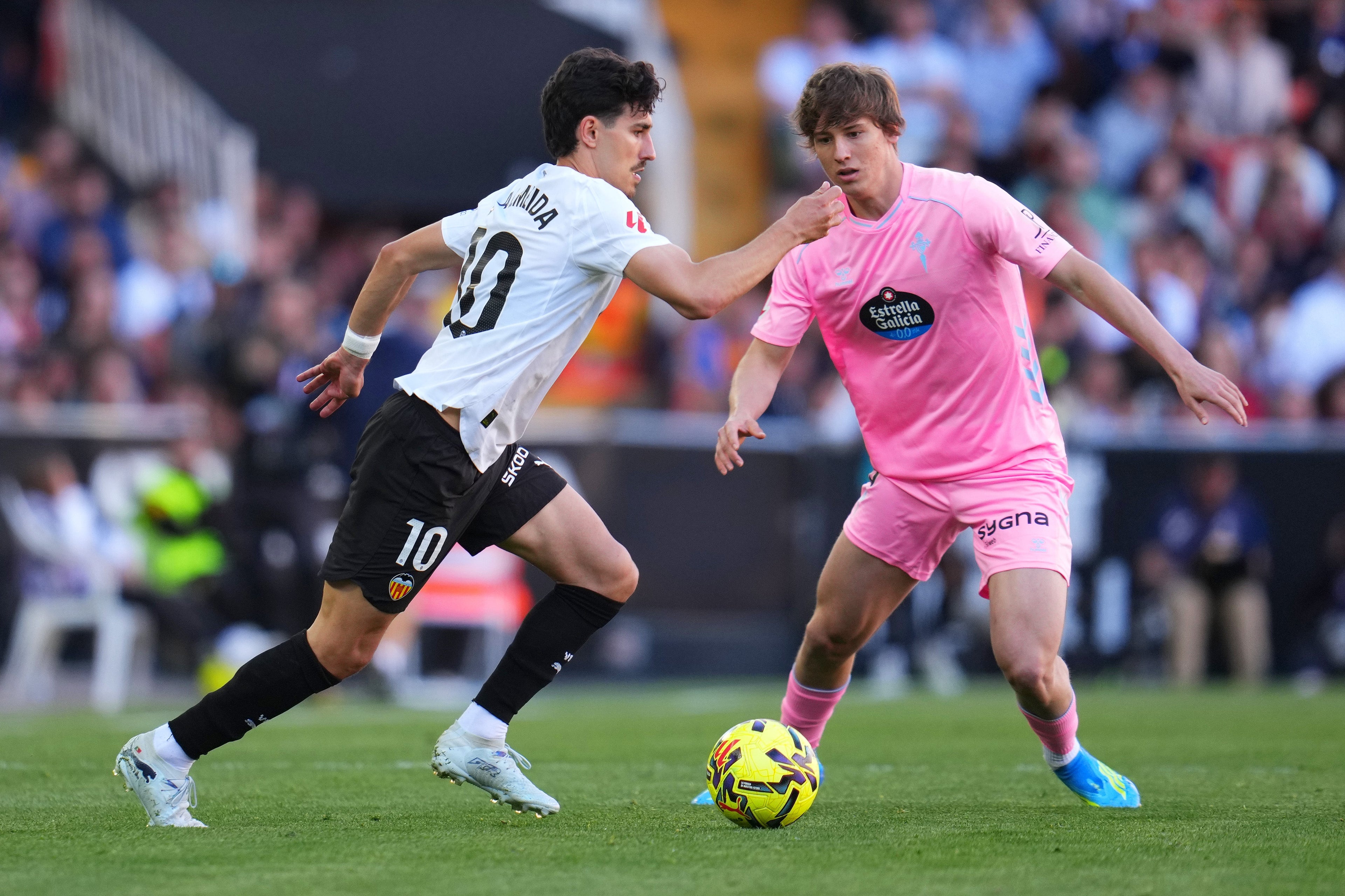 Almeida por Vecino, el Celta cambia pieza por pieza-image