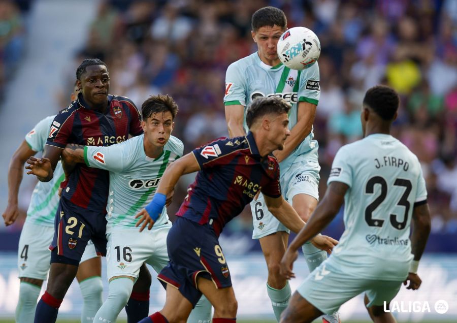 Previa | Levante - Betis: El fútbol vuelve al Ciutat de València-image