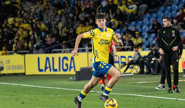 Valentín Pezzolesi renueva hasta 2031 y pasa a tener ficha del primer equipo-image