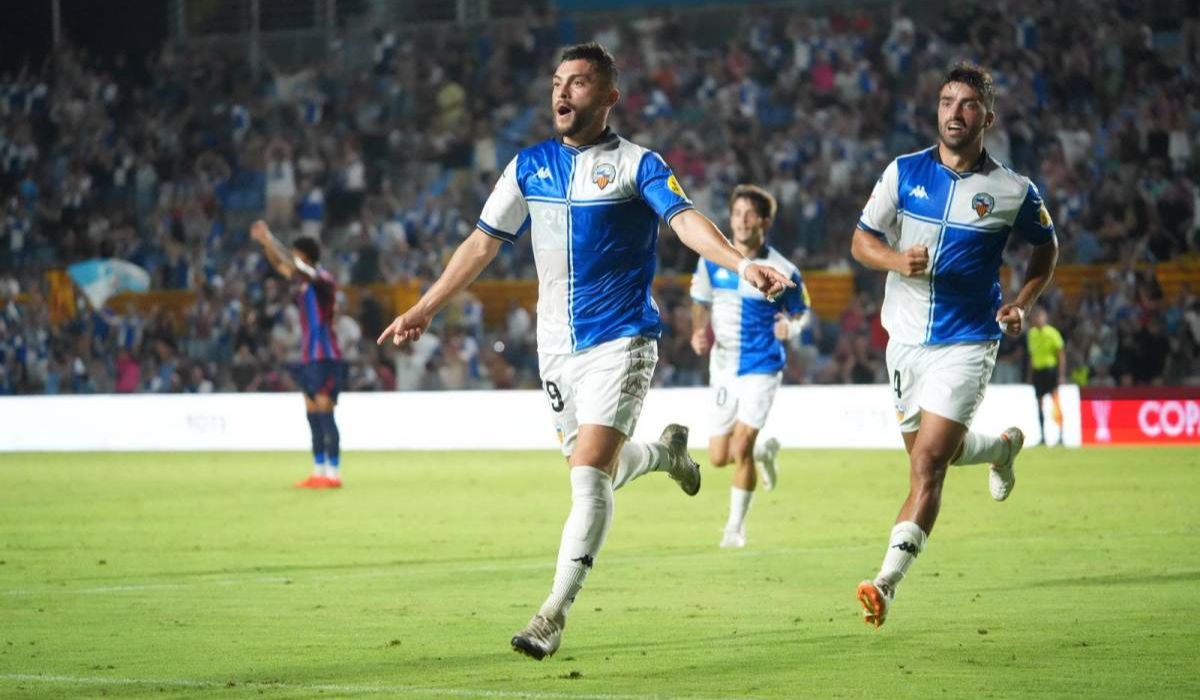 El Sabadell vuelve a conquistar la Copa Catalunya diez años después-image