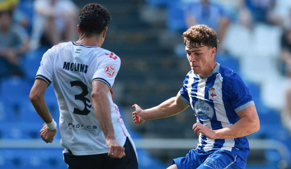 Rubén estrena Riazor con un zapatazo que vale un punto para el Fabril-image