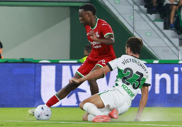 Las notas del Elche-Real Sociedad: Job Ochieng amarga el cumpleaños ilicitano-image