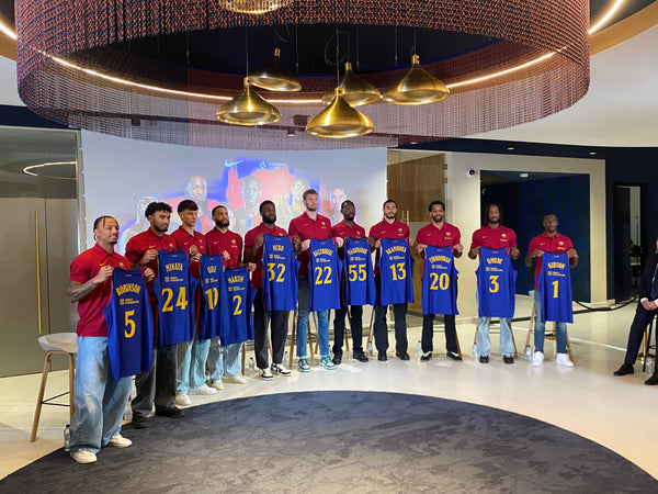 El Barça presenta los 11 nuevos fichajes-image