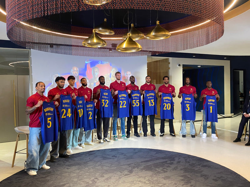 El Barça presenta los 11 nuevos fichajes-image