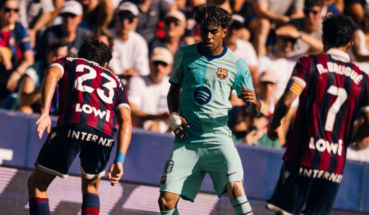 Levante 2-4 Barcelona | Adeyemi sella una victoria agónica en el descuento-image