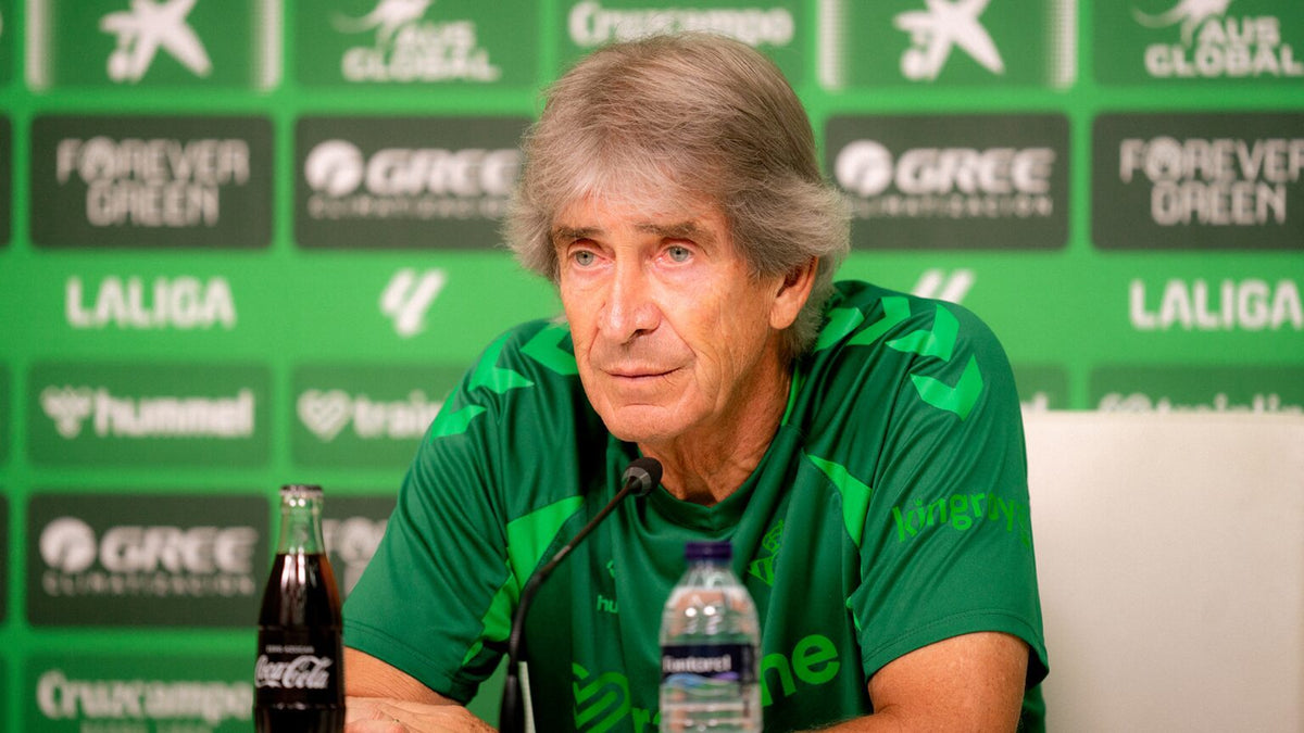 Manuel Pellegrini: “El árbitro tuvo una actuación lamentable y sin criterio futbolístico”. Tuvo influencia directa en jugadas decisivas que decidieron el partido.-image