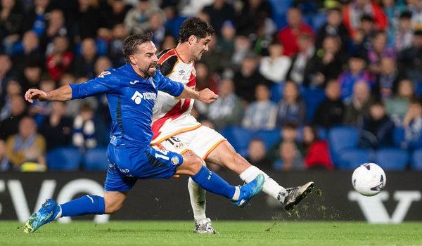 Getafe 1-1 Rayo Vallecano | Satriano salva el partido tras la expulsión de Djené-image