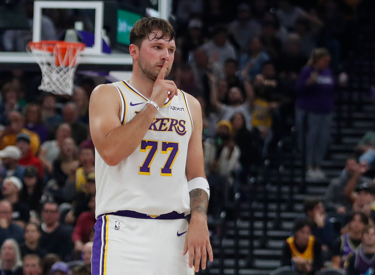 Exhibición de Dončić, terrible lesión de JDub, y los Knicks no carburan-image