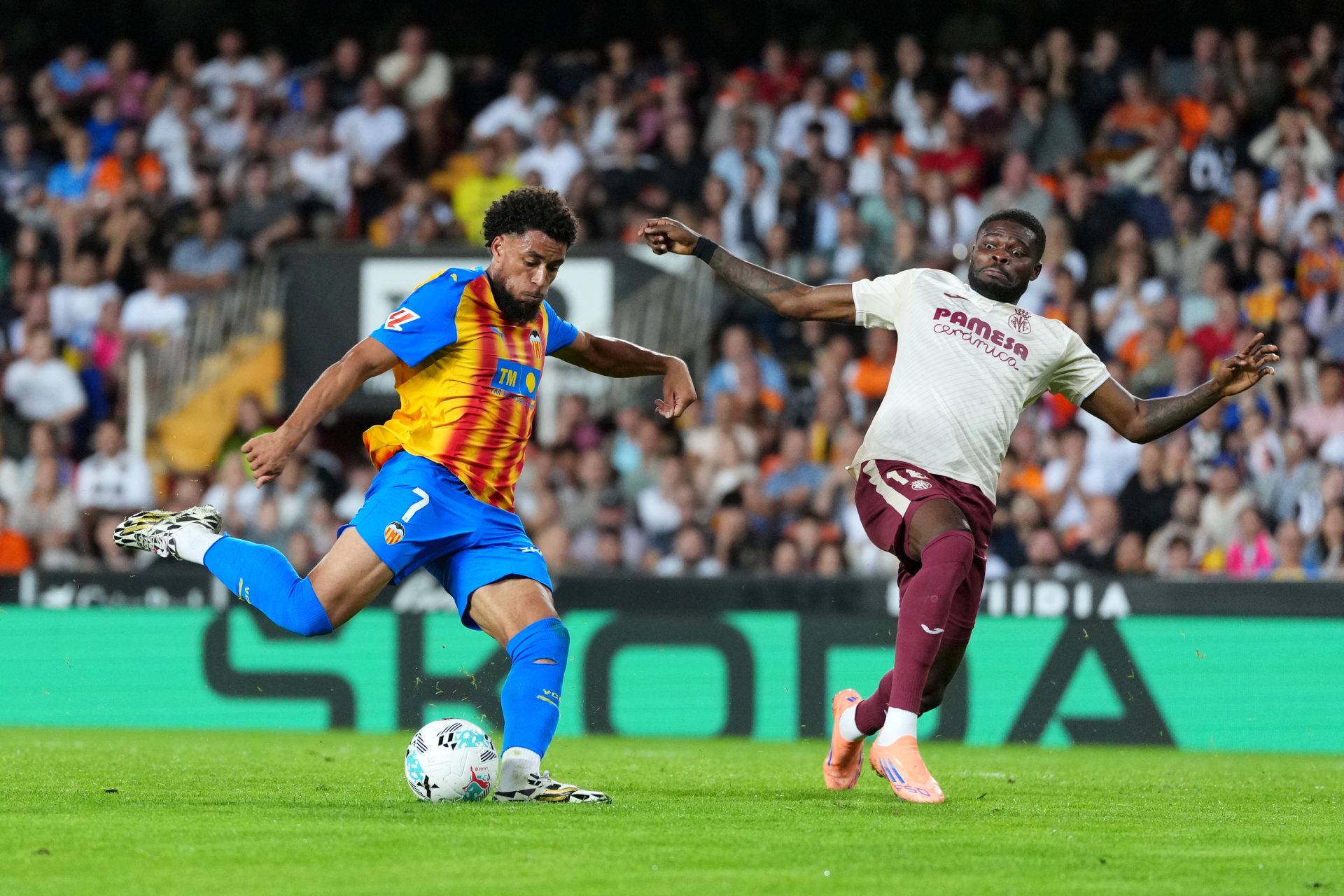 2025/11/valencia-cf-v-villarreal-cf-laliga-ea-sports-3.jpg